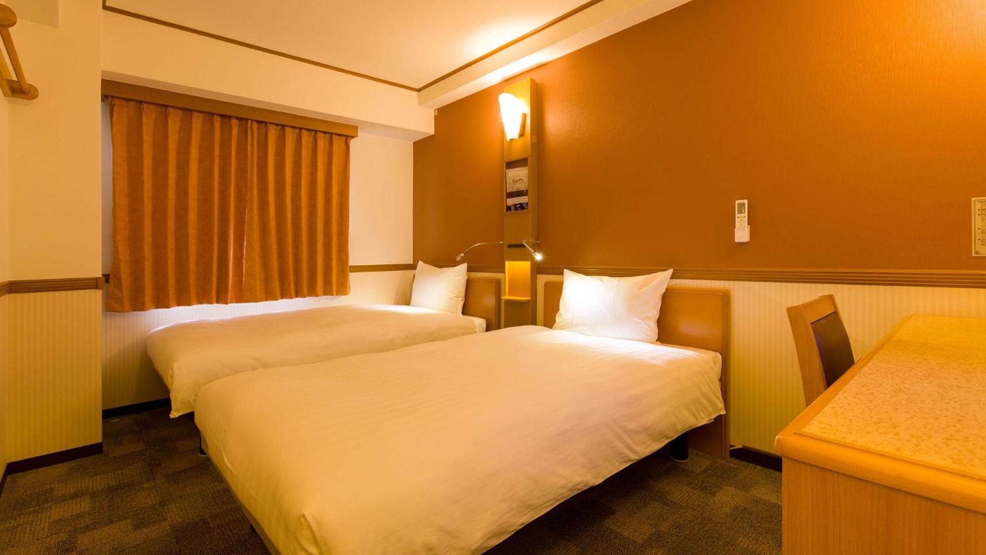 Toyoko Inn Kanazawa-Eki Higashi-Guchi Room photo