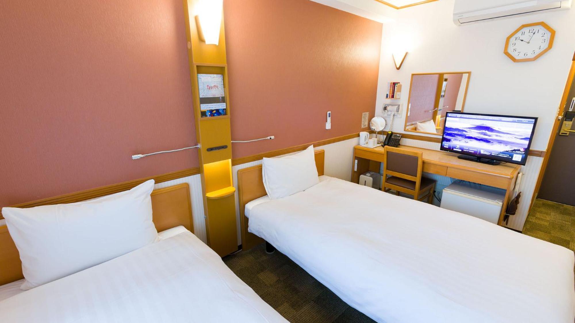 Toyoko Inn Kanazawa-Eki Higashi-Guchi Room photo