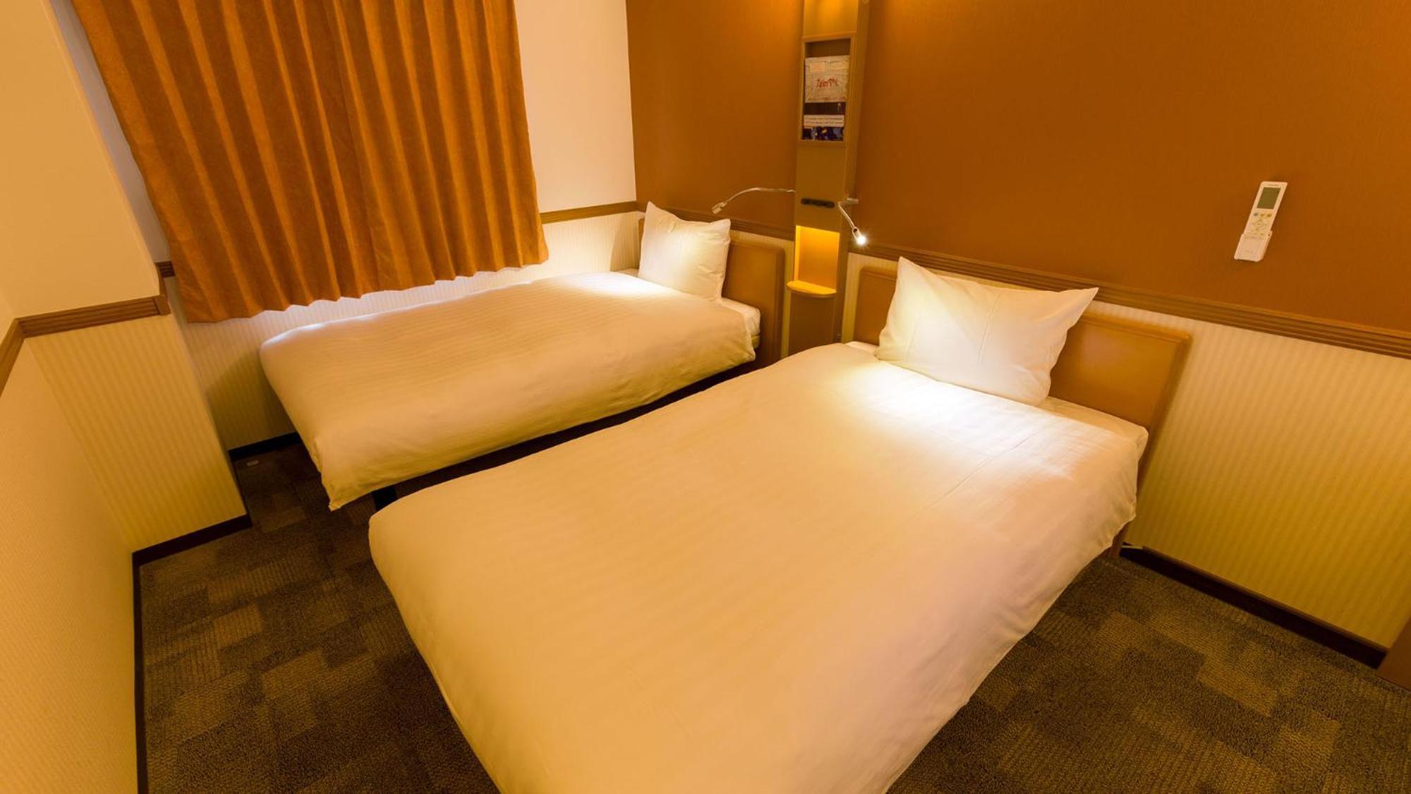 Toyoko Inn Kanazawa-Eki Higashi-Guchi Room photo