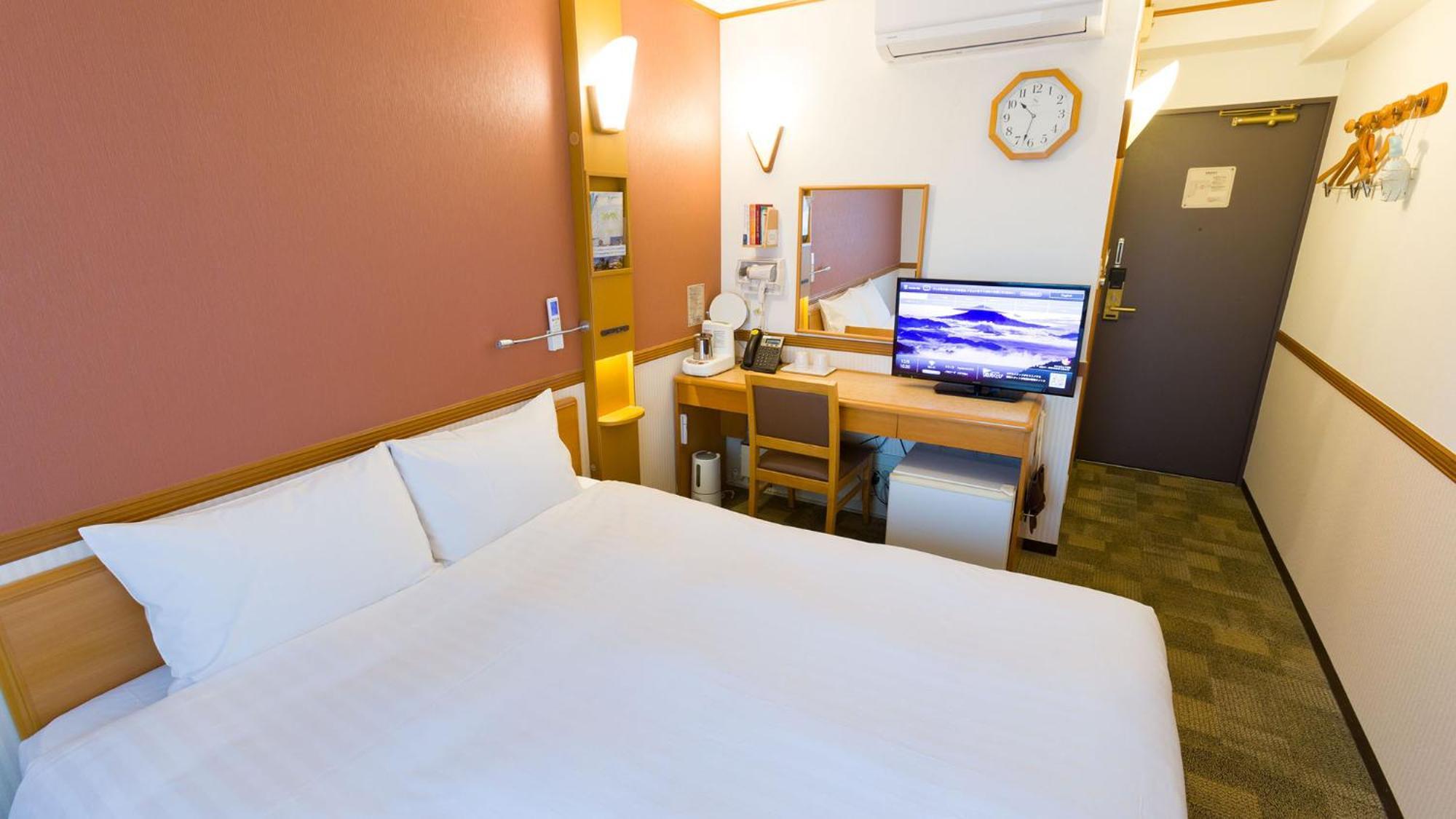 Toyoko Inn Kanazawa-Eki Higashi-Guchi Room photo